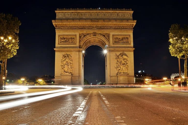 Les Champs-Elysées se transforment en un espace dédié au cinéma