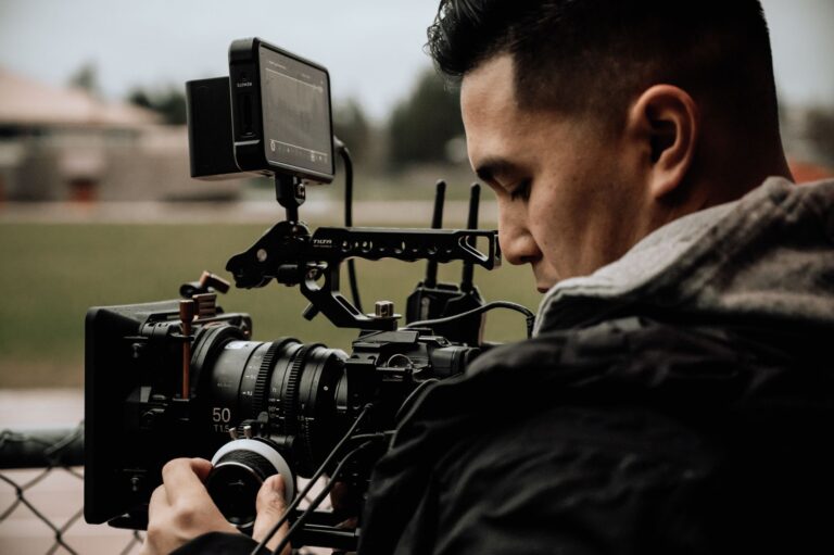 Qui est le mystérieux protagoniste du téléfilm policier en avant-première ?