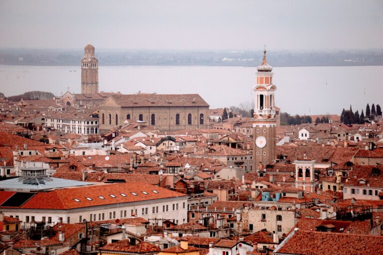 Mostra de Venise : une lettre ouverte appelle à un boycott culturel d’Israël