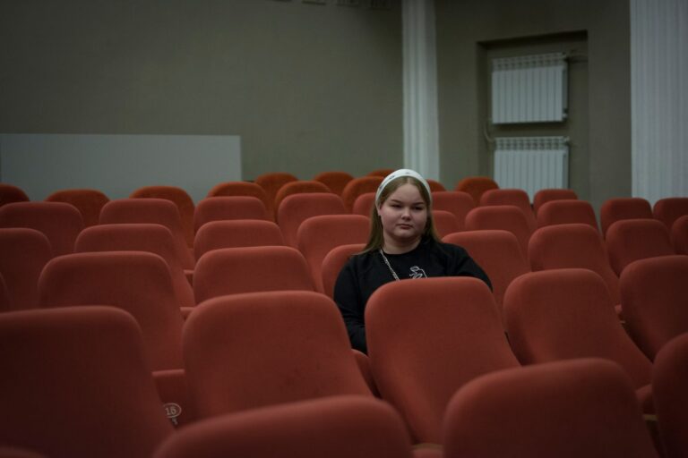 Le Portail de l’audiodescription recense plus de 3000 films pour les personnes malvoyantes